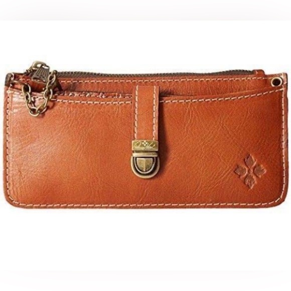 Patricia Nash Handbags - Beautiful like new Patricia nash organized with suede interior